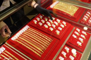 投资黄金只买金饰是否划算？